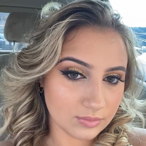 Meet your Posher, Yasmin - Picture 1 of 1